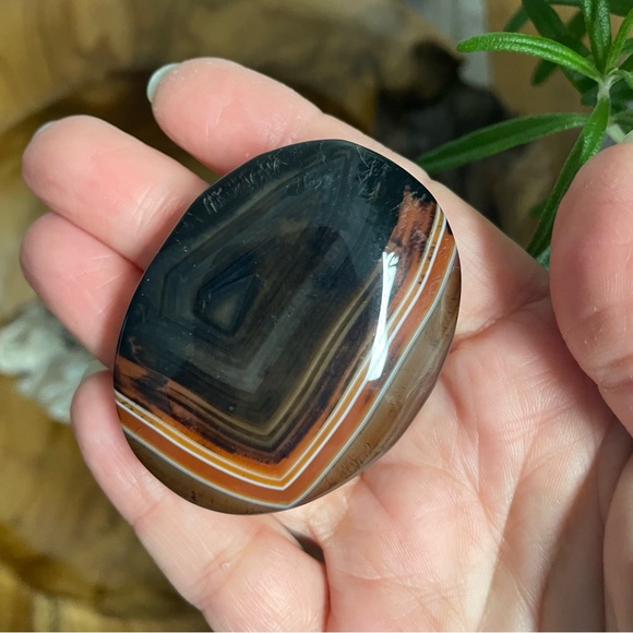 Striped Agate sardonyx palm Stone - Picture 3 of 4